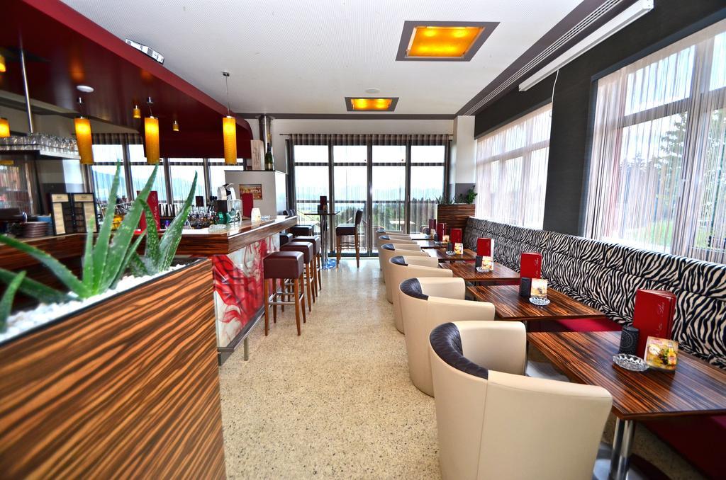Отель G.H. Knoll "Proellhofer" Cafe Bar Hills Фладниц-ан-дер-Тайхальм Экстерьер фото